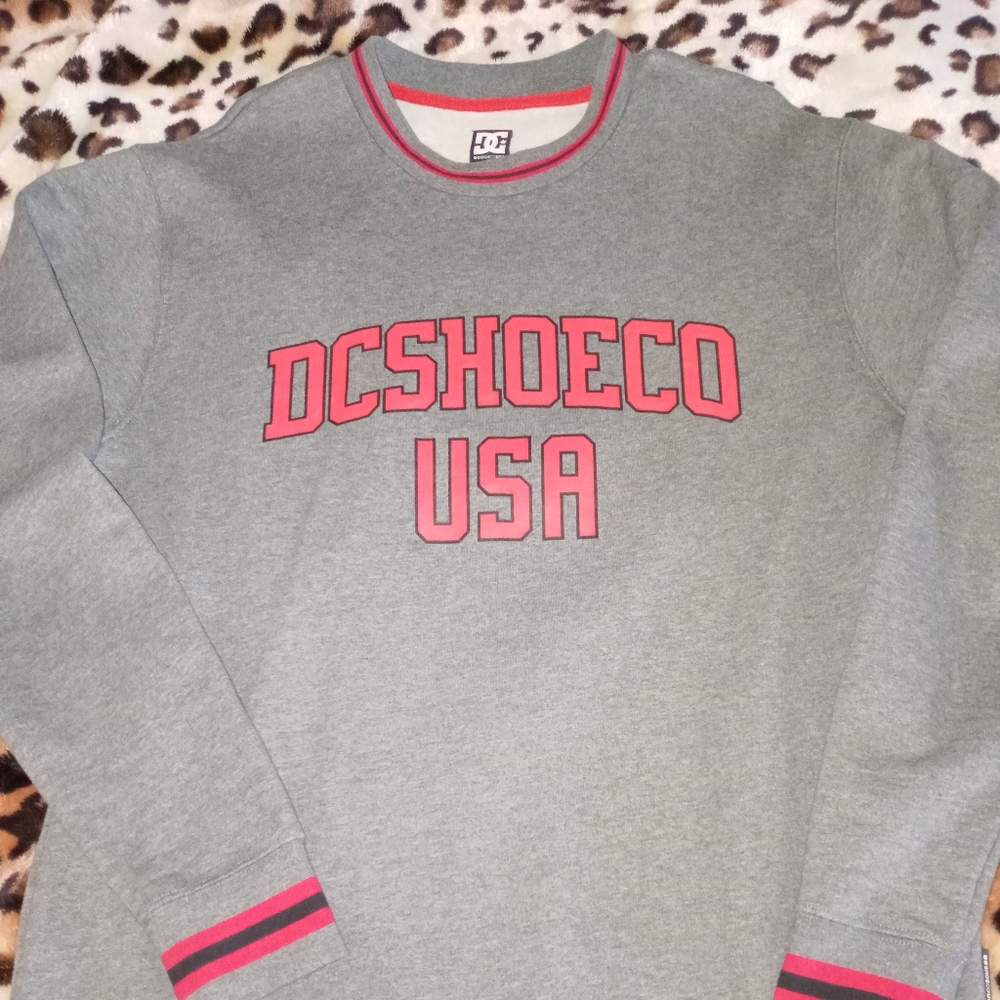 *VINTAGE ASF* DC crew neck from the Y2K